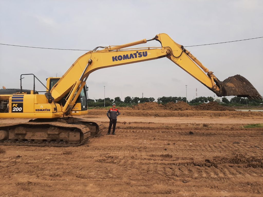 Pengujian operasional boom dan bucket pada excavator