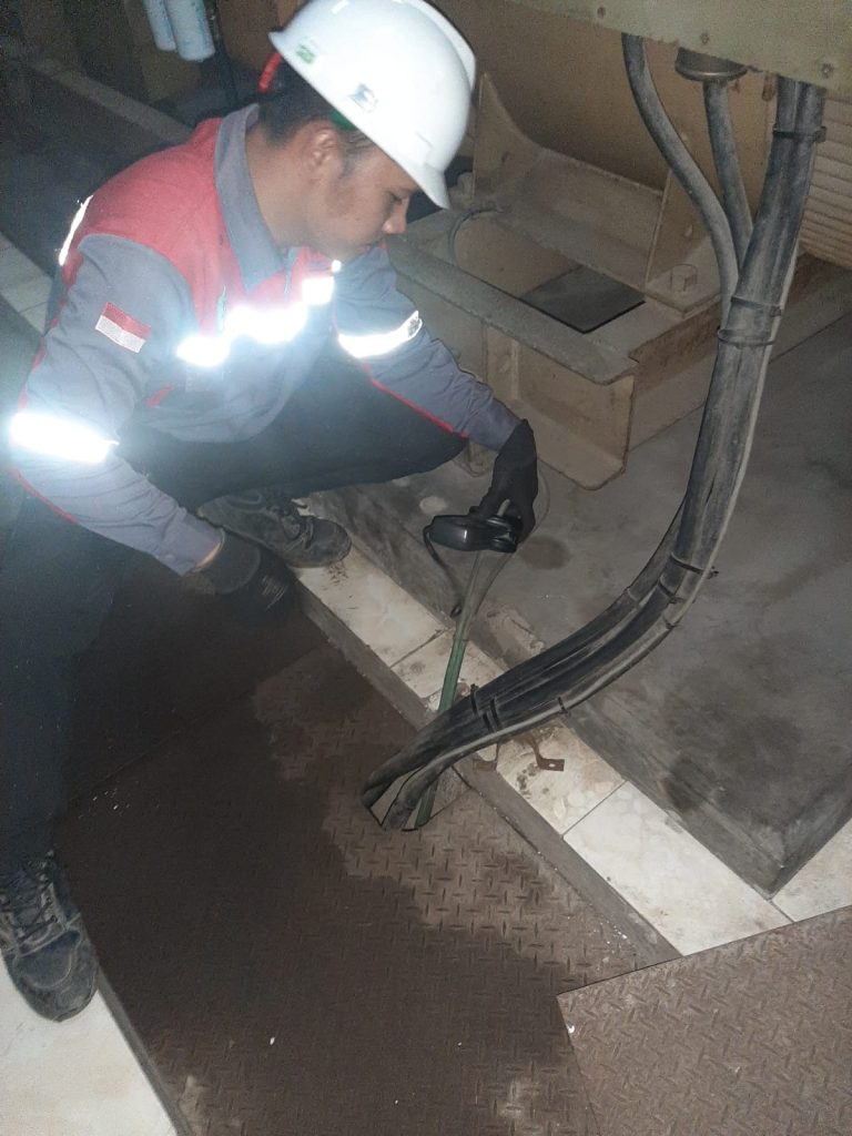 Pengukuran grounding pada motor diesel